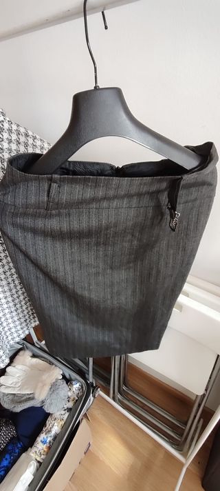 falda gris Zara talla L