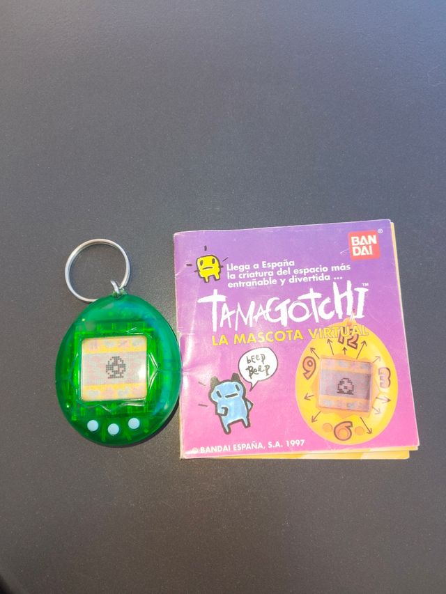Tamagotchi bandai 1997 verde con instru