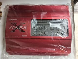 Amplificador para coche Sony.
