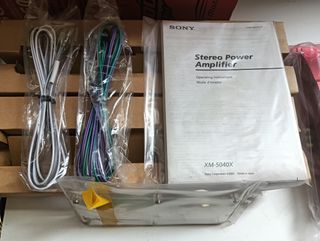 Amplificador para coche Sony.