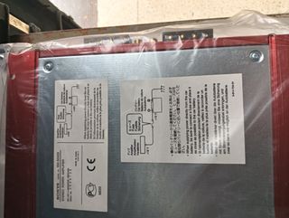 Amplificador para coche Sony.