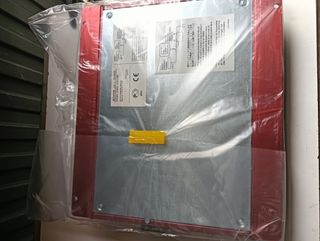 Amplificador para coche Sony.