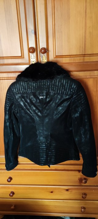Chaqueta Guess