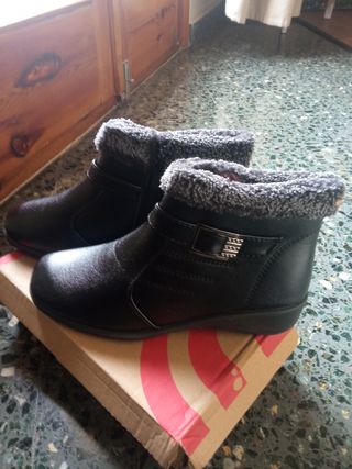 Botines calentito por dentro a estrenar 