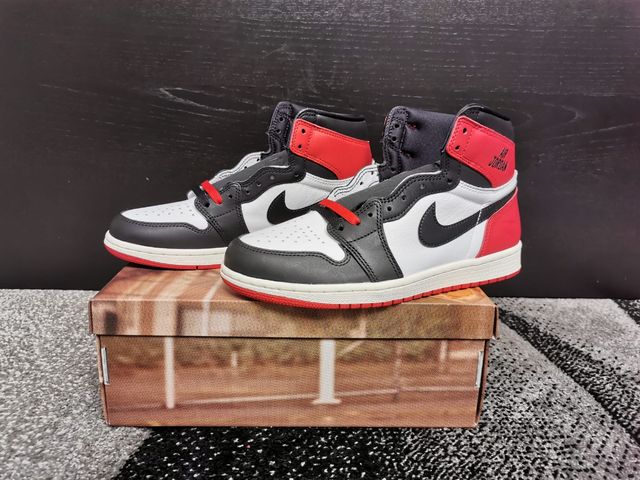 Nike Air Jordan 1 high OG BLACK TOE