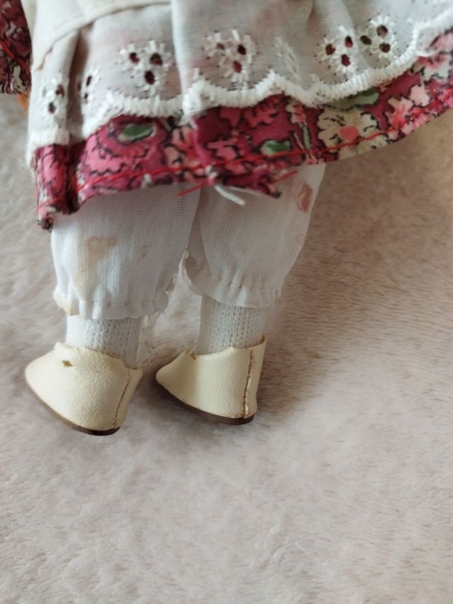 Boneca e presente em cerâmica