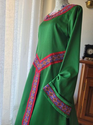 Traje medieval de mujer