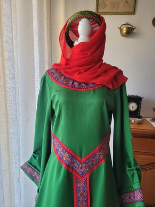 Traje medieval de mujer