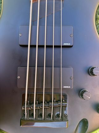 Bajo 5 cuerdas Ibanez K5 bkf PRECIO NEGOCIABLE