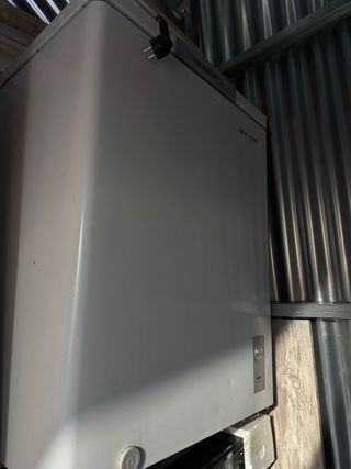 Piccolo congelatore a pozzetto