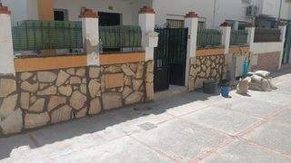 ALBAÑIL PINTOR ELÉCTRICIDAD LIMPIEZA DE PARCELAS