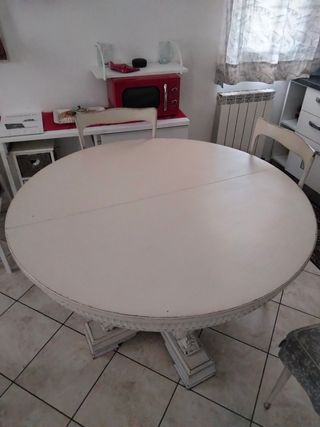 Tavolo tondo più 4 sedie