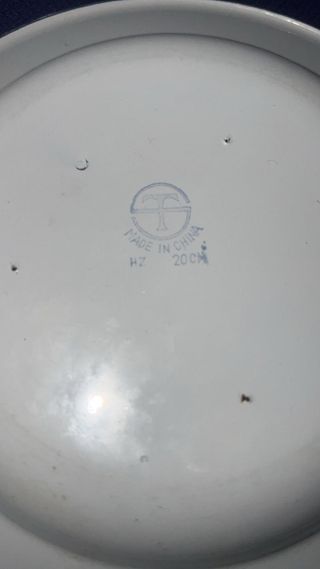 Platos antiguos de metal