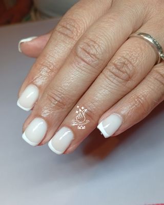 Manicura semipermanente