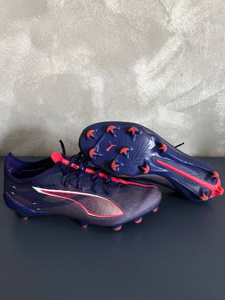 Botas de futbol puma gama alta 
