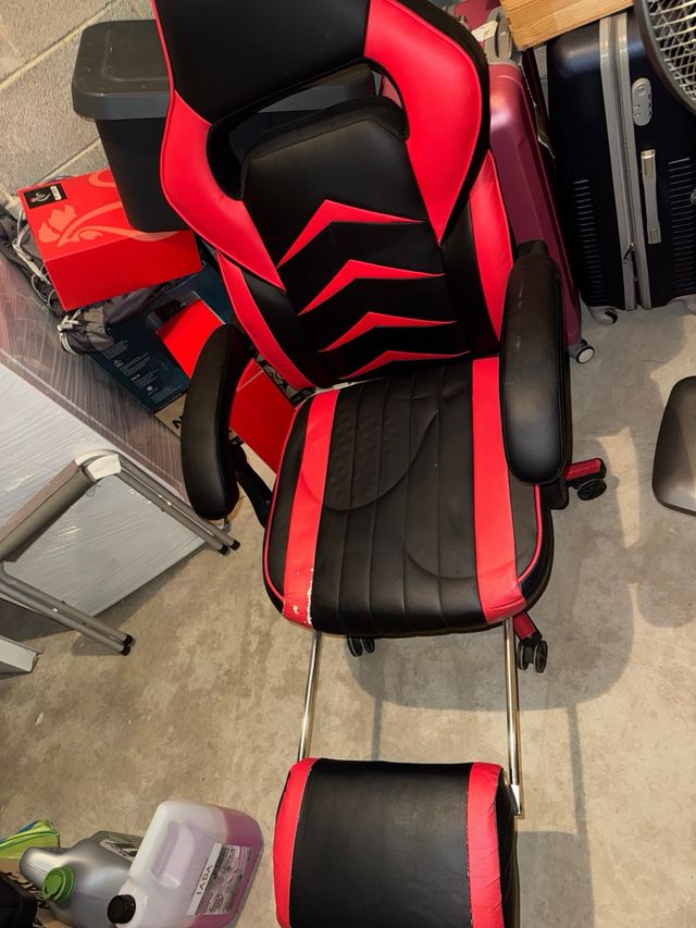 Silla Gamer con Reposapies LOGANrojo