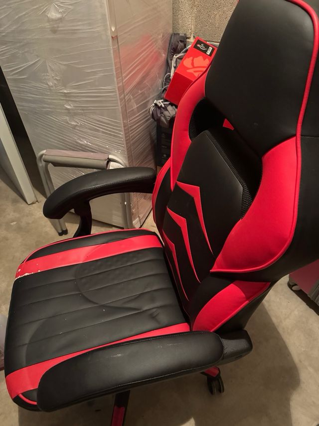 Silla Gamer con Reposapies LOGANrojo