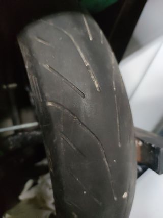 Neumático delantero Michelin moto 