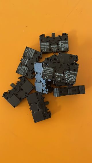 SIEMENS 3SB3400-0B - 9 pezzi
