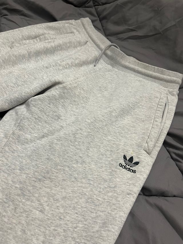 Pantalon Gris Adidas
