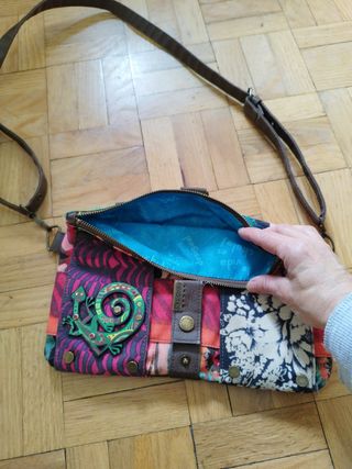 Bolso Desigual 15€.