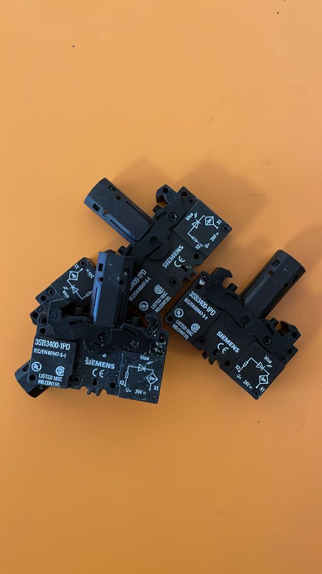 Siemens 3SB3400-1PD - 4 pezzi