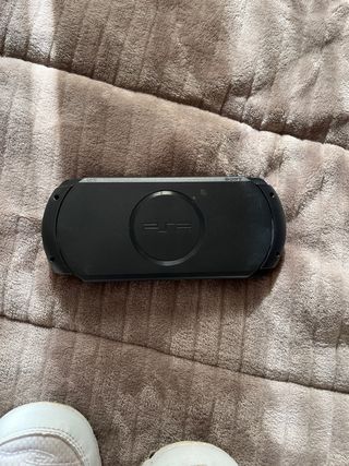 Sony psp com funda y juegos