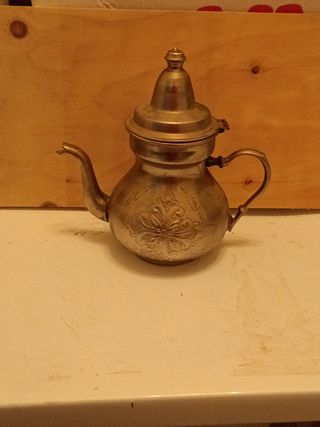 Tetera repujada Árabe