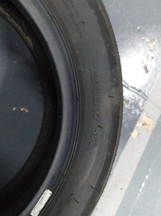 Neumático moto slicks rayados