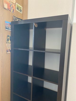 Estantería negra KALLAX de Ikea