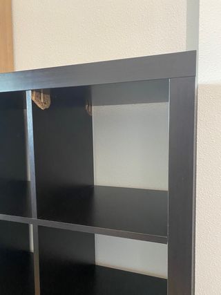 Estantería negra KALLAX de Ikea