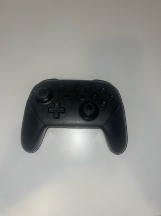 Nintendo Switch con 4 mandos y complementos