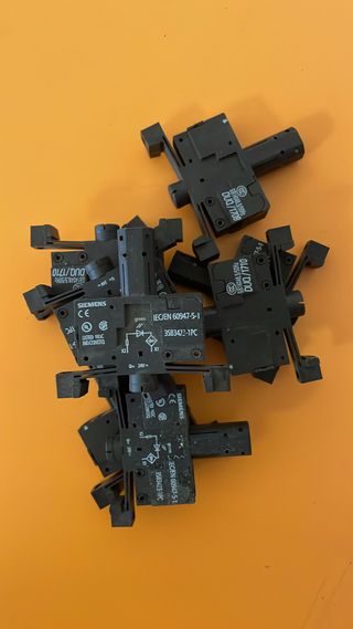 Siemens 3SB3423-1PC -9 pezzi