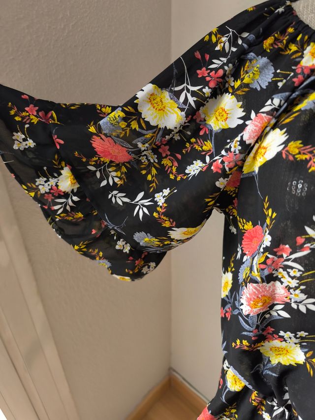 Blusa floral NUEVA