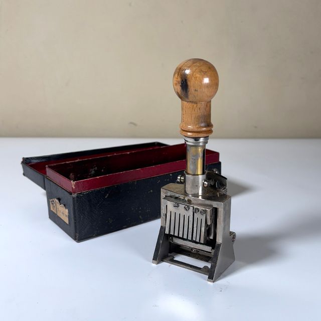 timbro automatico a 7 cifre anni 40 con scatola