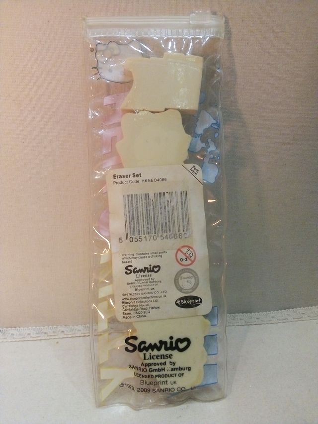SET HELLO KITTY ESTUCHE + 4 GOMAS BORRAR. VINTAGE