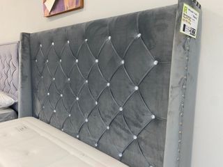 Cama terciopelo gris con tachuelas NUEVA