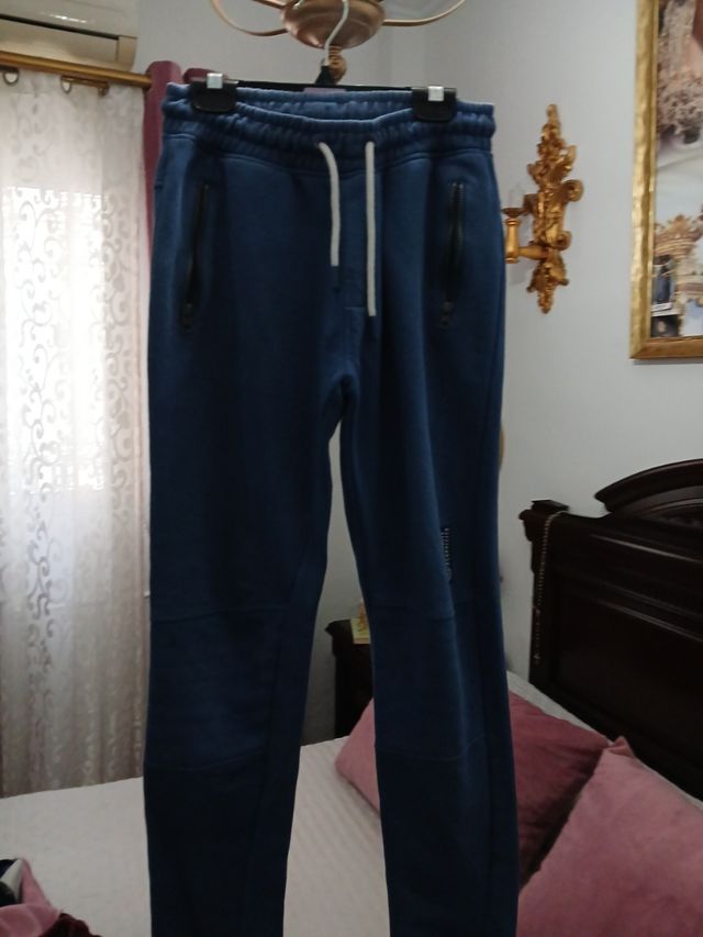 Vendo pantaloni sportivi 