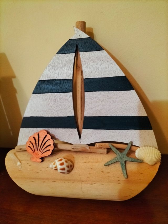 Portafoto e barchetta in legno