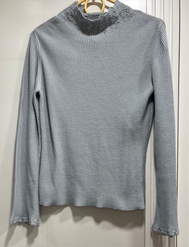 Bonito jersey con cuello calado Badia Minguell