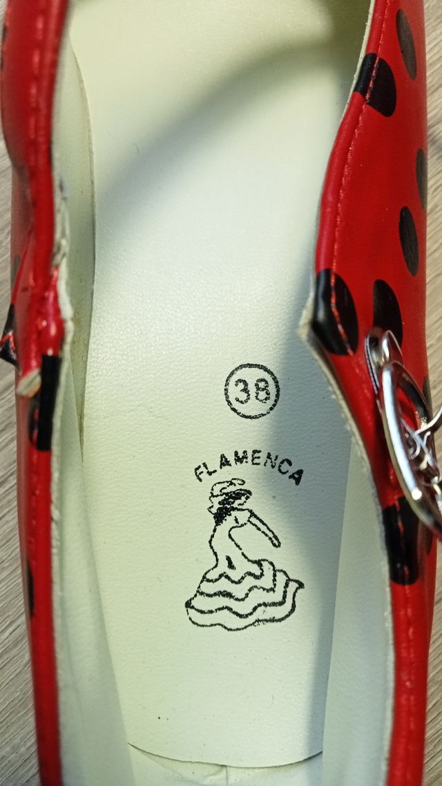 Zapatos sevillanas talla 38. Flamenca