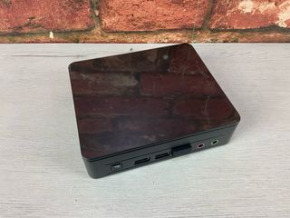 Mini PC Intel NUC 9462NGW