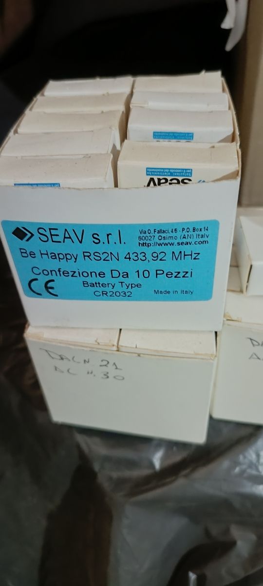 Set telecomandi nuovi 30