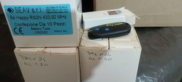 Set telecomandi nuovi 30