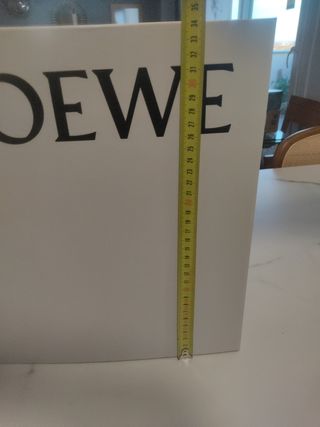 Bolsa y caja de LOEWE