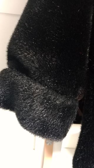 Abrigo de piel sintetica negro