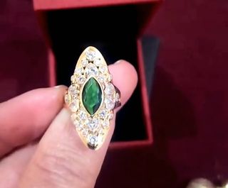 Anillo Oro Piedra Verde