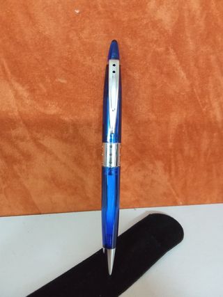 Boligrafo muy original azul y plateado a estrenar