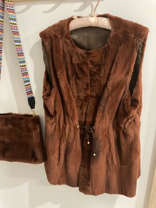 chaleco y bolso de Zorros de Canada