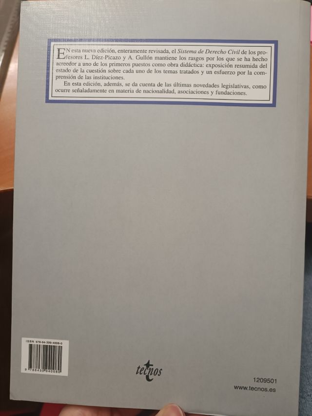 Sistema de Derecho Civil: Vol. I: Introducción. Derecho de la persona. Autonomía privada. Persona jurídica (Derecho / Law) (Spanish Edition)
